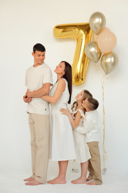 Заказать семейную фотосессию в студии с детьми в Томске от Fashion Box
 – фото № 5