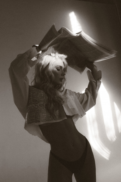 Заказать фотосессию в стиле Ню в 2-х образах в Томске от сети фотостудии Fashion Box

 – фото № 8