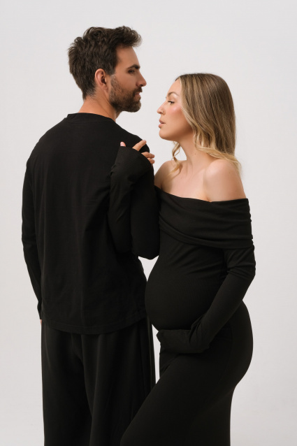 Заказать фотосессию для беременных в студии от компании Fashion Box в Томске
 – фото № 4