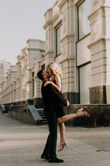 Заказать фотосессию Love Story в студии от сети фотостудий Fashion Box в Томске

 – фото № 4