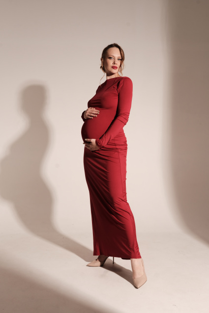 Заказать фотосессию для беременных в студии от компании Fashion Box в Томске
 – фото № 7