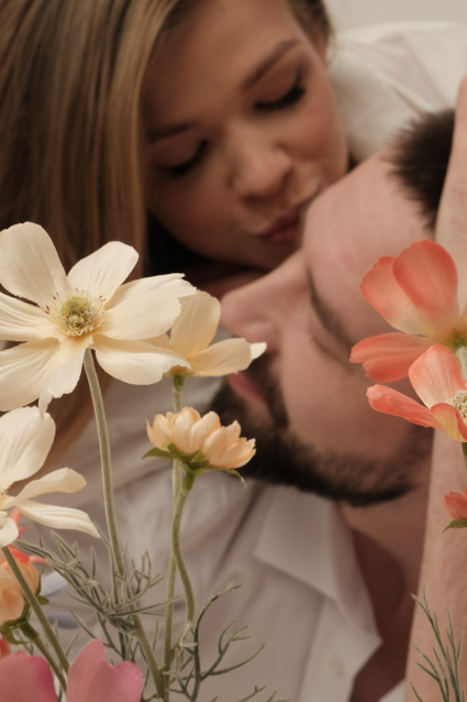 Заказать фотосессию Love Story в студии от сети фотостудий Fashion Box в Томске

 – фото № 9