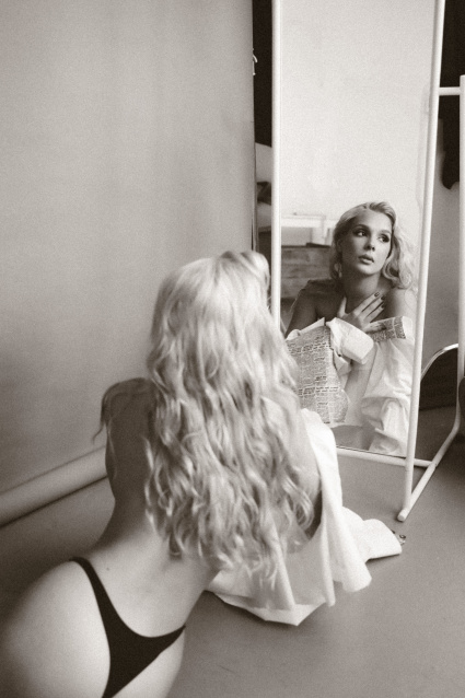 Заказать фотосессию в стиле Ню в 2-х образах в Томске от сети фотостудии Fashion Box

 – фото № 3