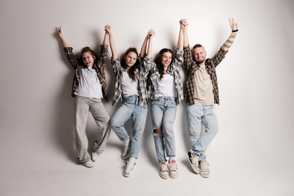 Заказать семейную фотосессию в студии с детьми в Томске от Fashion Box
 – фото № 24