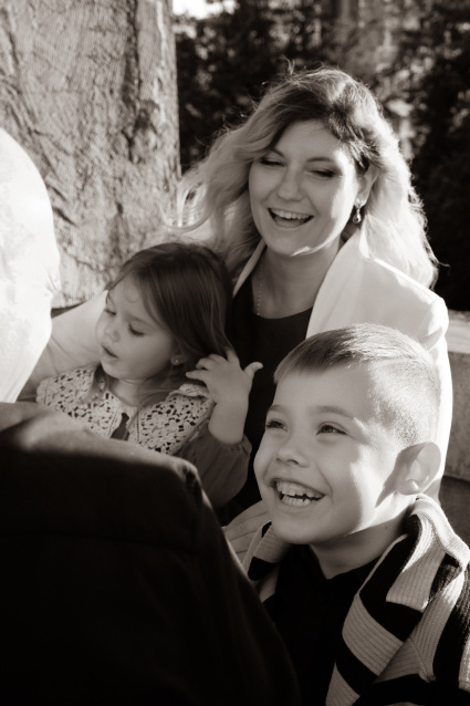 Заказать семейную фотосессию в студии с детьми в Томске от Fashion Box
 – фото № 6