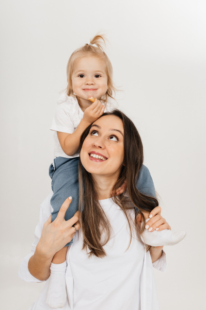 Заказать семейную фотосессию в студии с детьми в Томске от Fashion Box
 – фото № 21