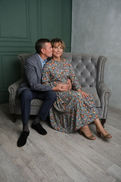 Заказать семейную фотосессию в студии с детьми в Екатеринбурге от Fashion Box
 – фото № 11
