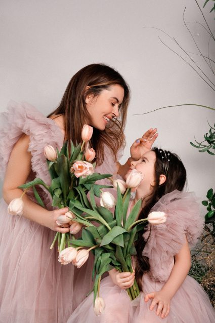 Заказать фотосессию для 2-х подруг в студии в Томске от фотостудии Fashion Box

 – фото № 12