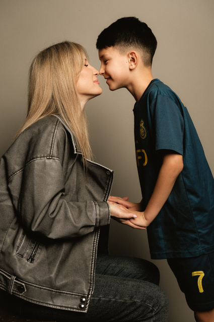 Заказать семейную фотосессию в студии с детьми в Томске от Fashion Box
 – фото № 10