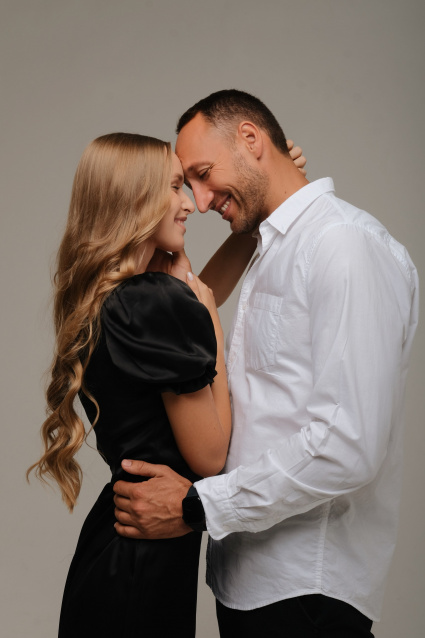 Заказать фотосессию Love Story в студии от сети фотостудий Fashion Box в Томске

 – фото № 15