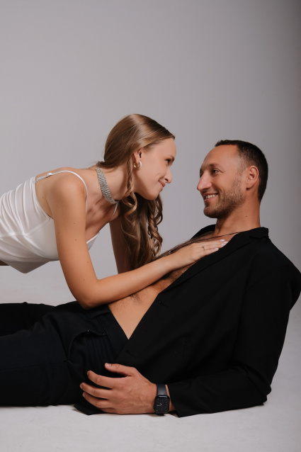 Заказать фотосессию Love Story в студии от сети фотостудий Fashion Box в Томске

 – фото № 14