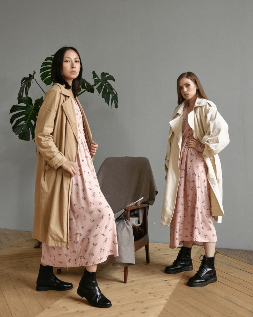 Заказать фотосессию для 2-х подруг в студии в Томске от фотостудии Fashion Box

 – фото № 13