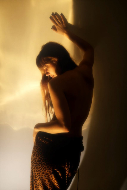 Заказать фотосессию в стиле Ню в 2-х образах в Томске от сети фотостудии Fashion Box

 – фото № 12