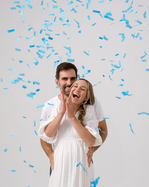 Заказать фотосессию для беременных в студии от компании Fashion Box в Томске
 – фото № 3